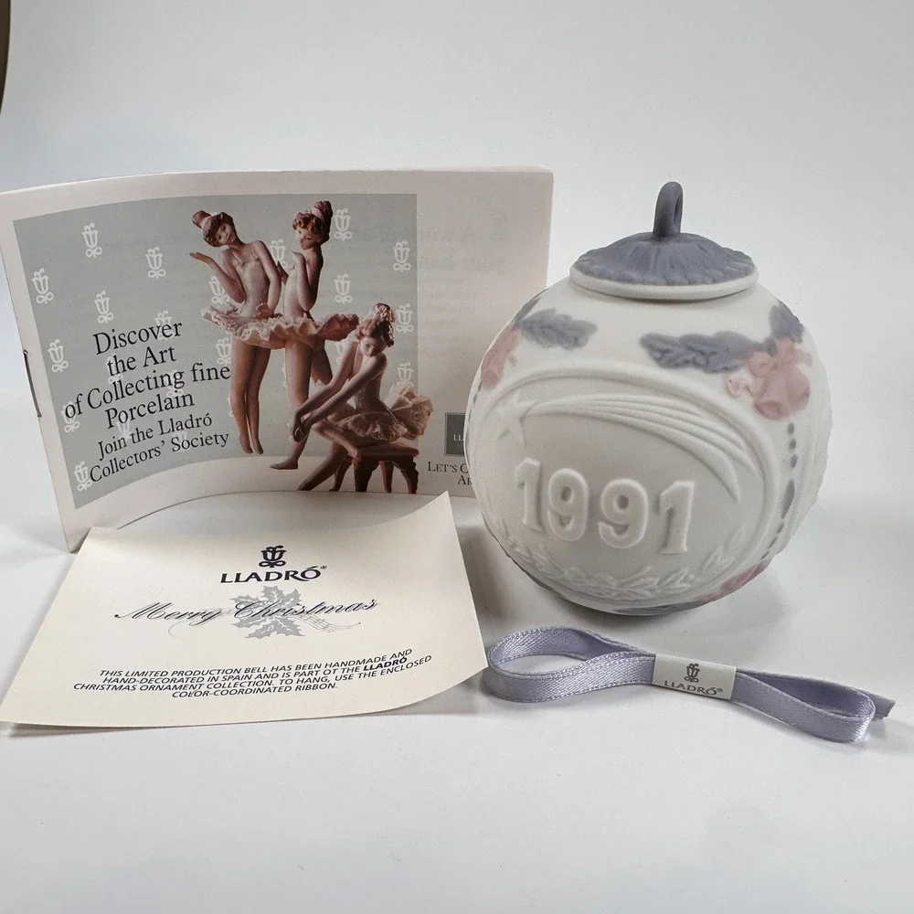 VTG Lladro 1991 Christmas Ornament 5829 Bola Navidad Mate Porcelain Nativity Box